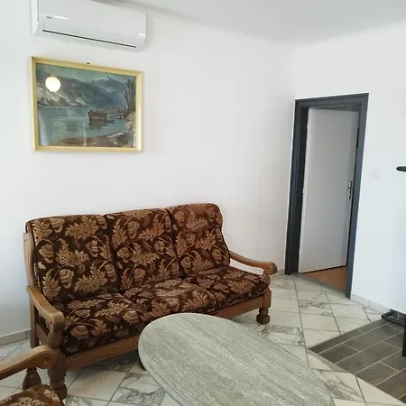 Διαμέρισμα Rozi Vendeghaz Szolad