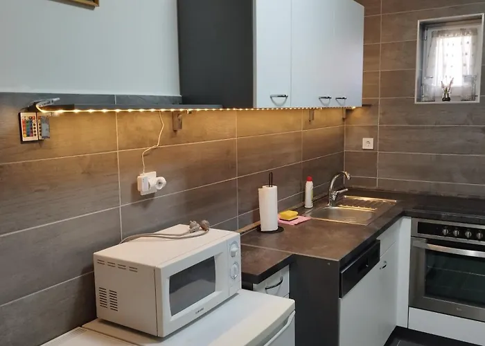 Rozi Vendeghaz Apartament *